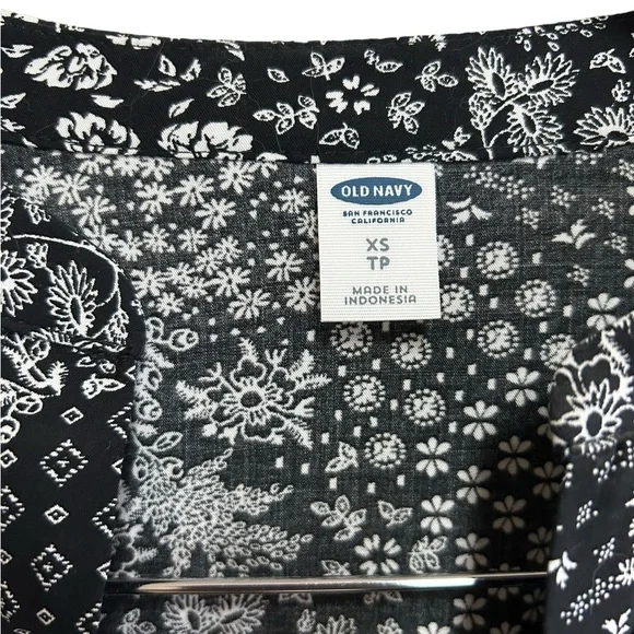 Old Navy pleated swing dress size XS black / white print long sleeves NWT - Picture 4 of 6